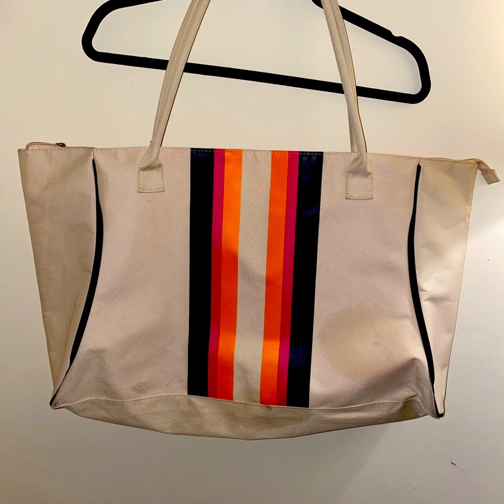 Yoga bag that hold yoga mat